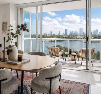 Lux 2BR Skyline by Untitled Stay