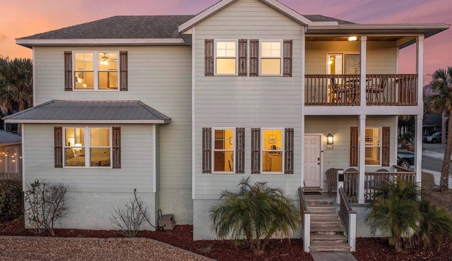 Lux Downtown St. Augustine Home – Walk to Sites, Pvt Parking, Pet Friendly, BBQ