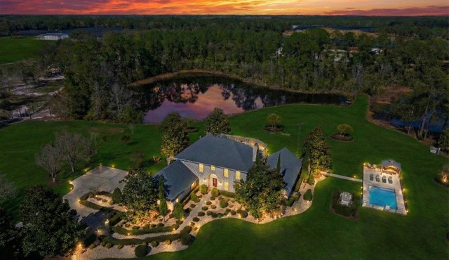 Luxe Private Estate w/Lakes, Pool, Lanai, Events