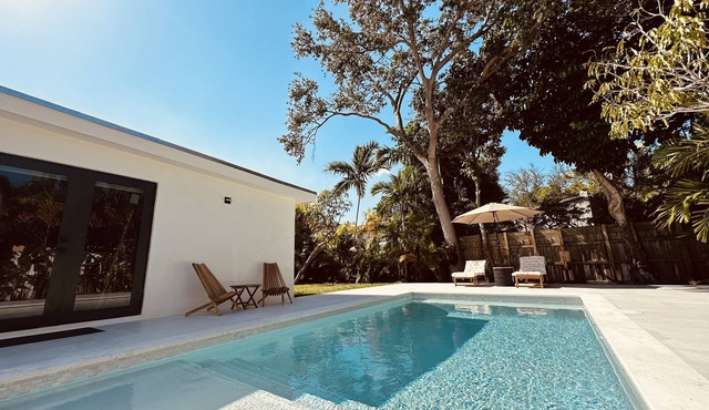 LUXE VILLA/Heated Pool/2 ,im to Brickell/NEW Construction