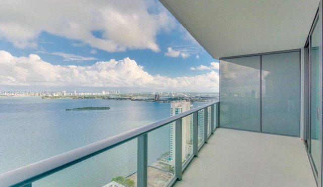 Luxurious 2-Bedroom condo with Ocean View