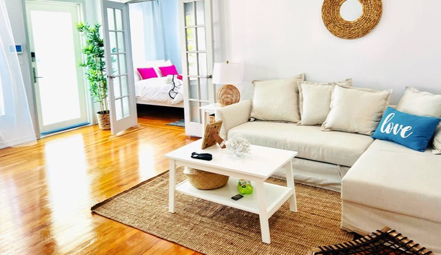 Luxurious 2500 sqft, Near Beach