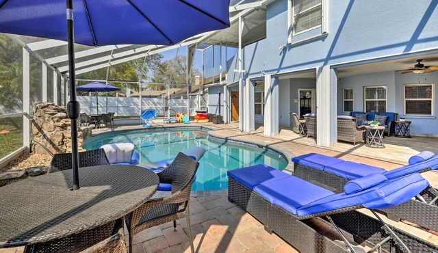 Luxurious Villa with Heated Pool, Theatre, Gym, Bar, BBQ, Office!