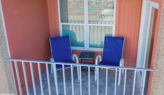 Luxury 1 bedroom * Walk to Beach * Pool