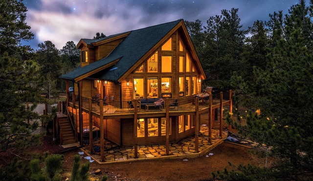 Luxury A-Frame | Hot Tub | Salt Room | Mountain Views | 50 Min Red Rocks | 3BR