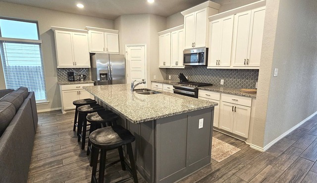 Luxury and Style - New Home next to SEA WORLD