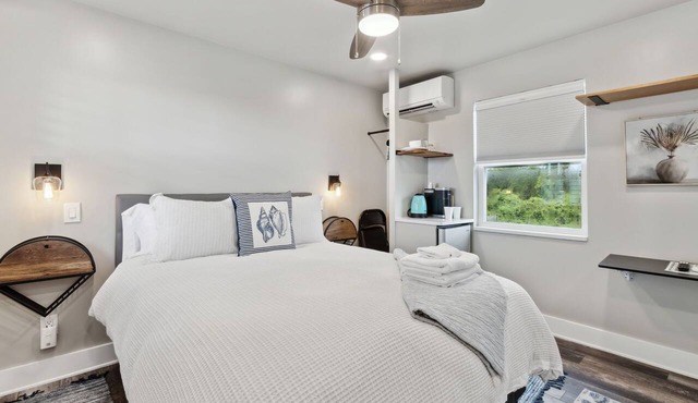 Luxury Compact Studio Beach Across the Street Partial Views Upstairs