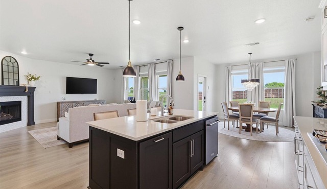 Luxury Family Retreat - Sleeps 10 - Pool, Golf Cart, Media Room