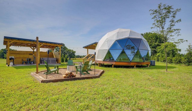 Luxury Glamping Dome w/Private Hot Tub in Butler