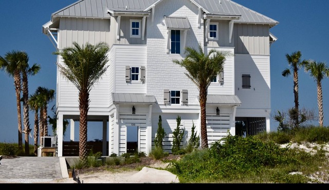 Luxury Gulf Front Home, Private Gulf Front Heated Pool, Elevator, Gated