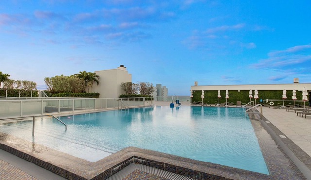 Luxury one bedroom Apt/ at Hollywood beach resort