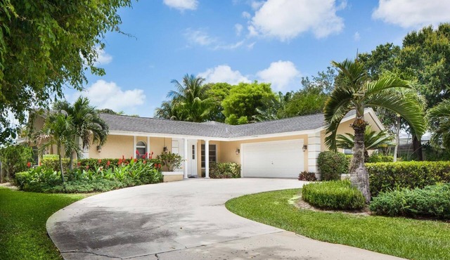 Luxury Pool Home in the Moorings