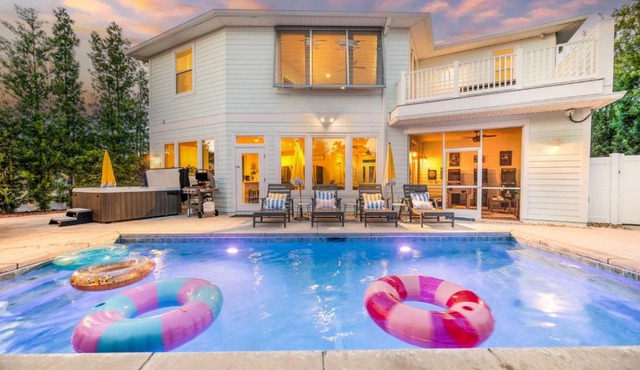 Luxury Resort, Near Beach, Heated Pool, Game Room, Hot Tub, Tiki Bar, Pets