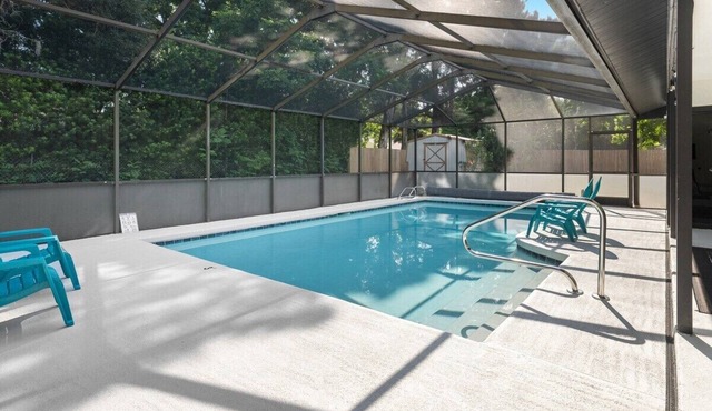 Luxury Spring Hill, FL Pool Home with 2 King Beds Dog Friendly