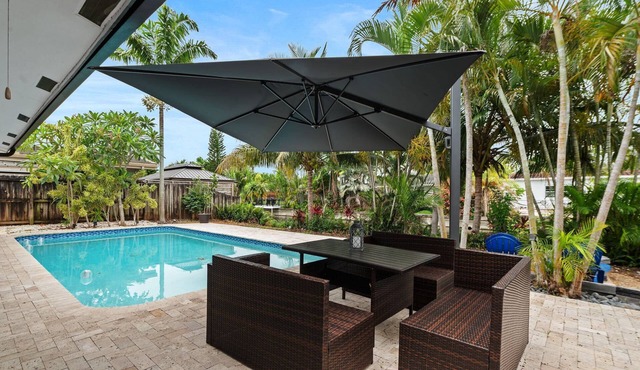 Luxury Stay Waterfront at Blue Lagoon | Pool | Fenced Yard | Prime Location Dog OK