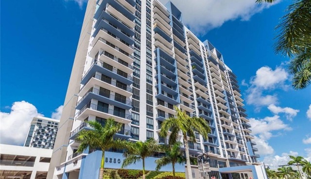 Luxury Studio Suite w/Partial Golf View & Pool