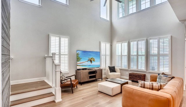 Luxury Townhome - Across from Beach - Limited time Deals