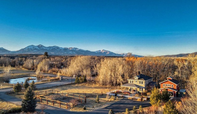 Luxury Villa on the South Arkansas River, Salida