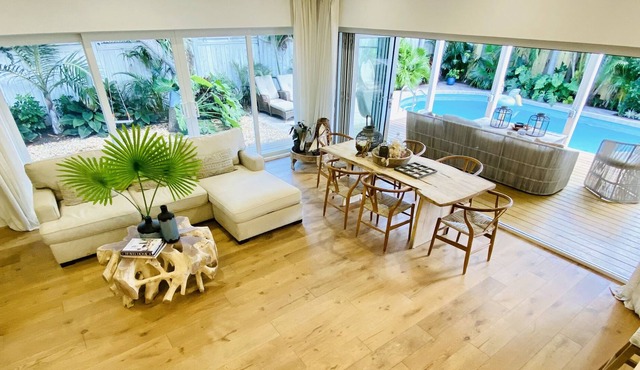 Luxury Villa with Large Pool in Exclusive Area 5 min from Beach