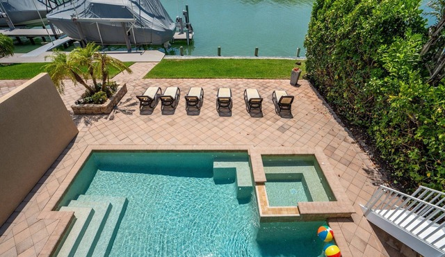 MarcoWaterfront-BalconyViews-Pool+Spa-Fishing