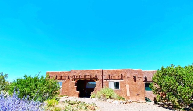 Marvelous 1-bedroom adobe casita with porch in Magdalena