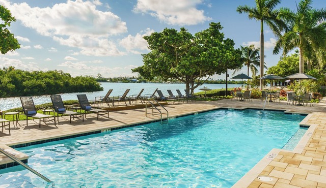Maximum Comfort! Outdoor Pool, Pets Are Welcome, Free Breakfast!