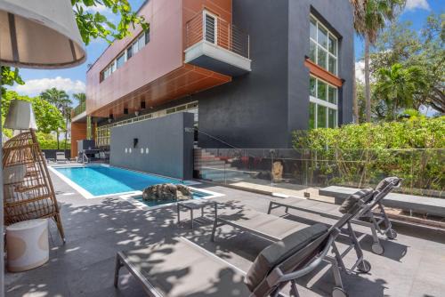Miami Getaway Villa - Villa Nova