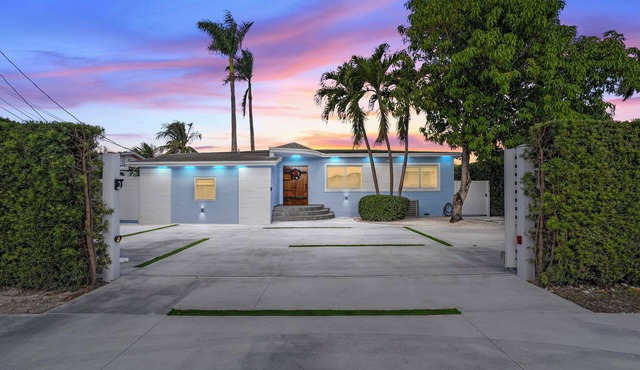 MiamiDockJacuzzi | 13ppl |Jacuzzi| NearMIA airport