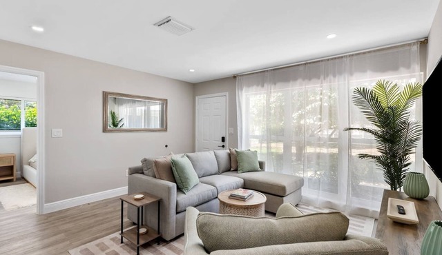 Middle River 1 bedroom Suites Unit #1