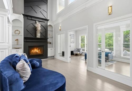 Mins from WORLD CUP Atlanta Luxury Retreat with Pool