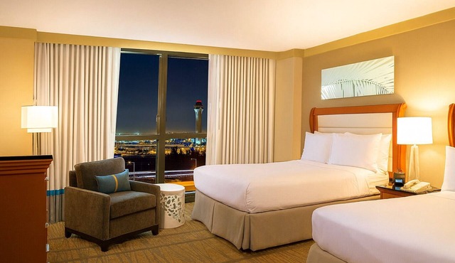 Minutes to Marlins Park & American Airlines Arena, Pool, Dining