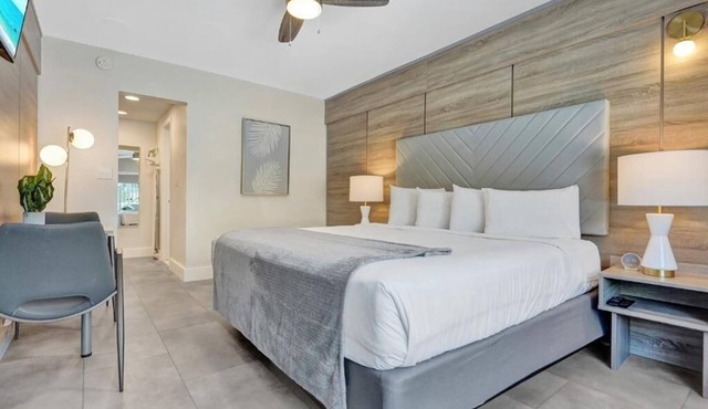 Modern 2BR Adult-only Suite Near Fort Lauderdale’s Scenic Coast