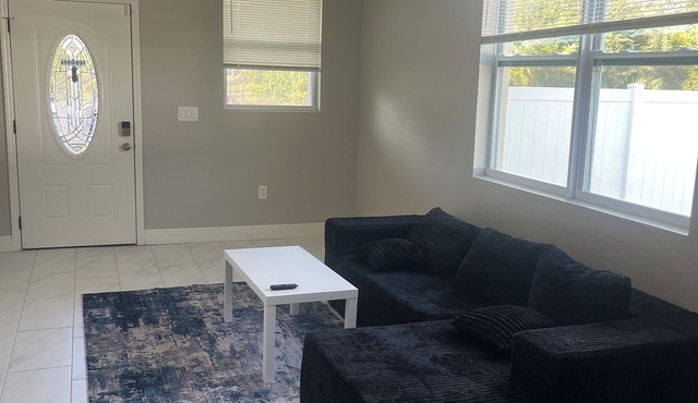 Modern 4-bedroom house in Tampa/riverview