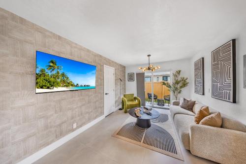 Modern and Beachy space with full kitchen, for 4 ppl