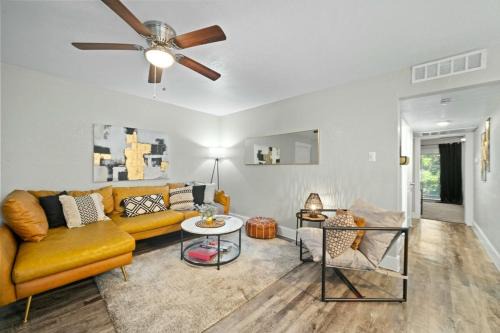 Modern and Spacious Apartment | AT&T Stadium