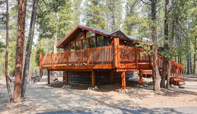 Modern Cozy 2BR Cabin Oasis - Fireplace, Firepit
