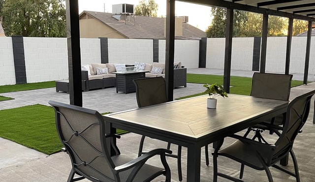 Modern Glendale Home, 5 minutes Away From State Farm Stadium