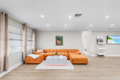Modern Luxury Private Bedrooms near Bell Tower