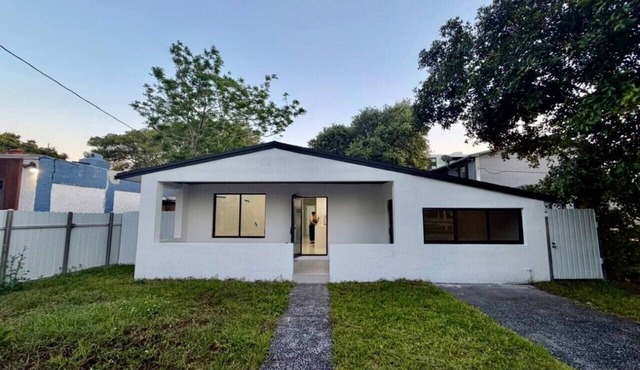Modern Private Room Near Wynwood & SouthBeach