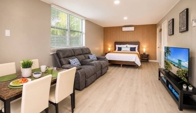 Modern Studio + Private Parking | Near Beach