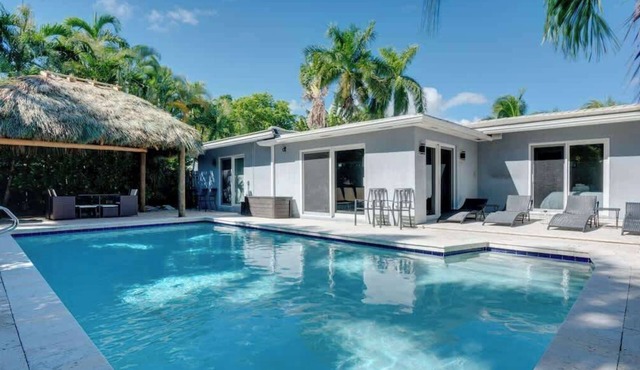 Modern Villa w/Heated Pool+Outdoor Amenities+WFH