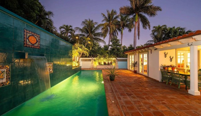 Monthly rental-1 level, 4-bed, 3 bath, quiet home, private sunny pool, parking
