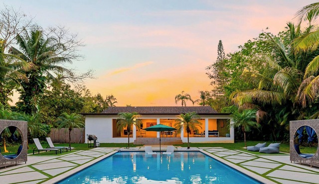 Moroccan Style Villa · Pool & Cabana | BKB Court