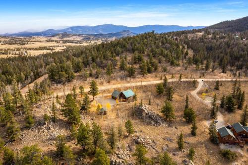 Mountain Retreat on 3 Acres with Stunning Views