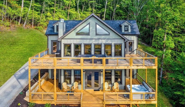 Mountain Views + Hot Tub | Private 5BR Cabin Near Franklin NC