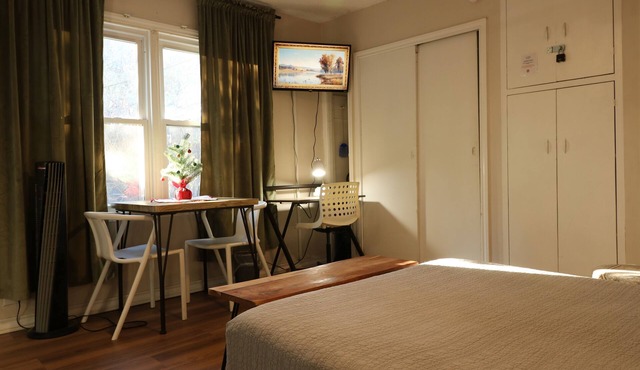 Museum District Cottage - Private Guesthouse+Wi‑Fi by LCH