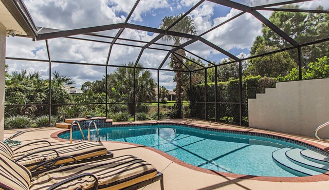 Naples best location, heated pool, close to the beach, gated community .