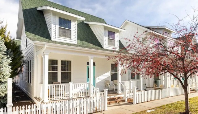 Near Denver+Boulder Tranquil Home Walk to Shops and Restaurants - Top Rated Home
