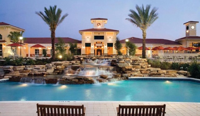 Near Disney 1BD vacation condo in beautiful resort with lots of amenities