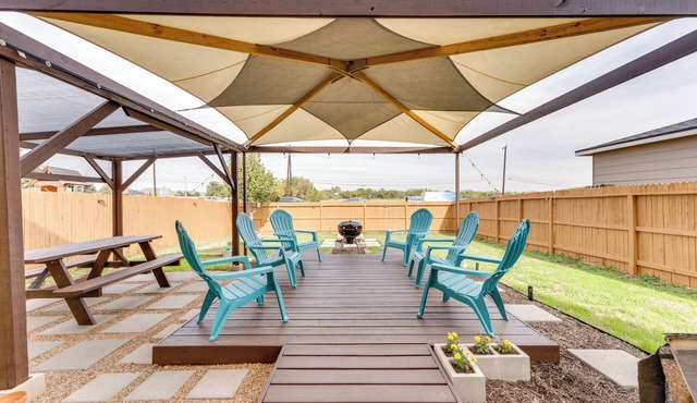 Near Hiking Trails: Home w/Deck in San Antonio!